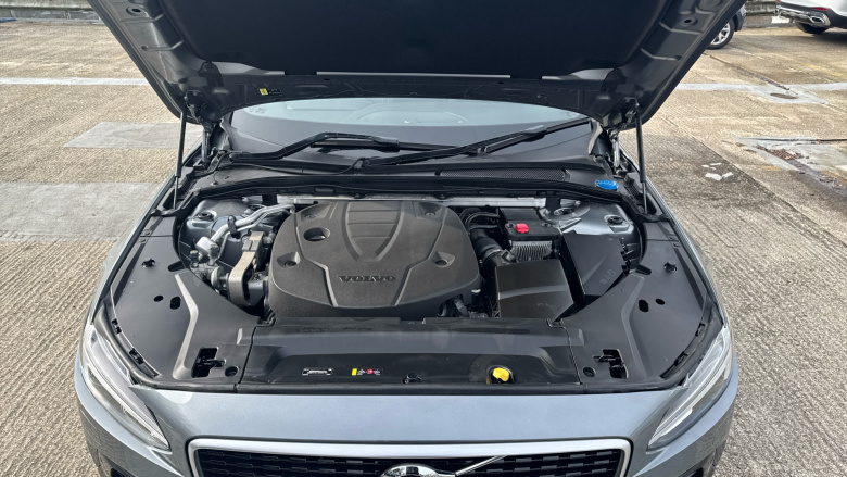 Volvo S90 2.0 D4 R DESIGN 4dr Geartronic Diesel Saloon